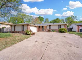 1116 S Briarcliff Ct, Wichita, KS 67207