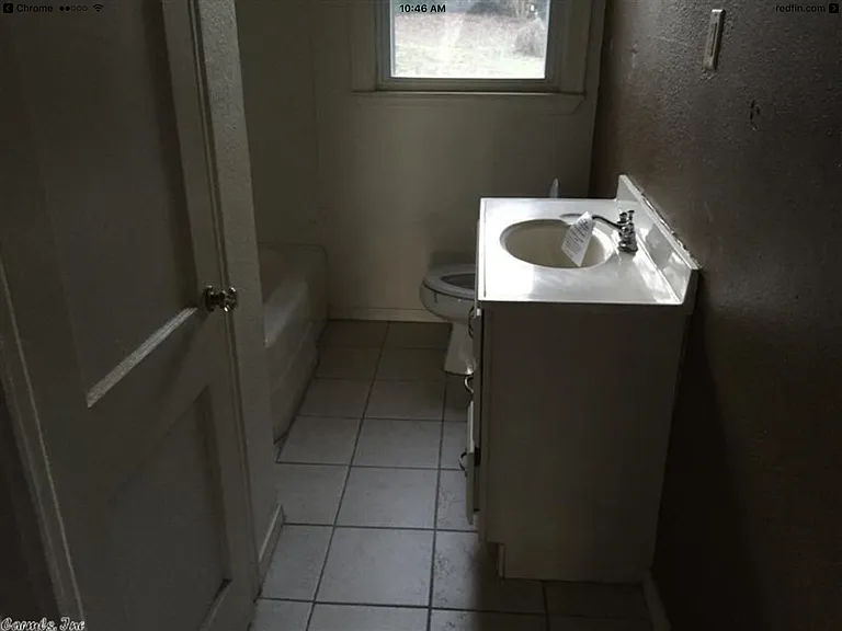 2112 S Van Buren St — Photo 14