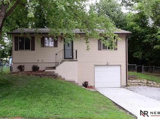 9620 Burton St, Lincoln, NE 68526