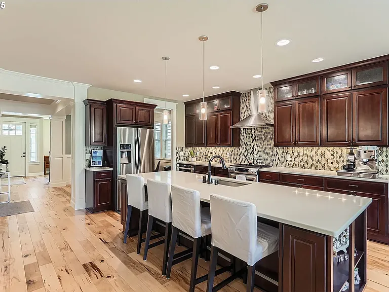 10183 NW Crossing Dr — Photo 8