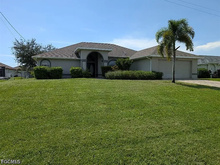 3046 SW 24th Ave — Photo 1