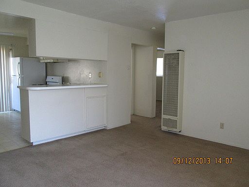3rd image of 706 Markham Ave APT 2