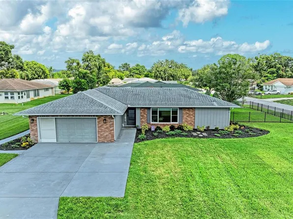 2011 37TH STREET W, BRADENTON, FL 34205
