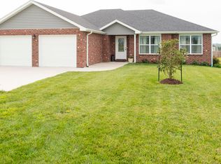 2130 Lyndell Blvd, New Bloomfield, MO 65063