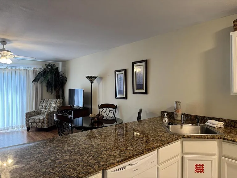 1644 Beach Blvd — Photo 3