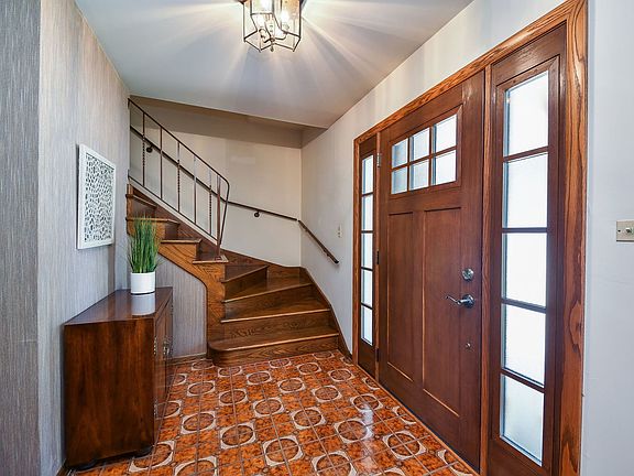 5th image of 7189 Springside Ave