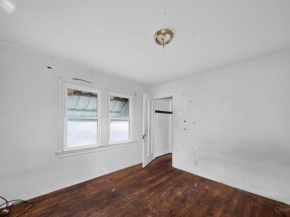4th image of 1824 Sterling Ave