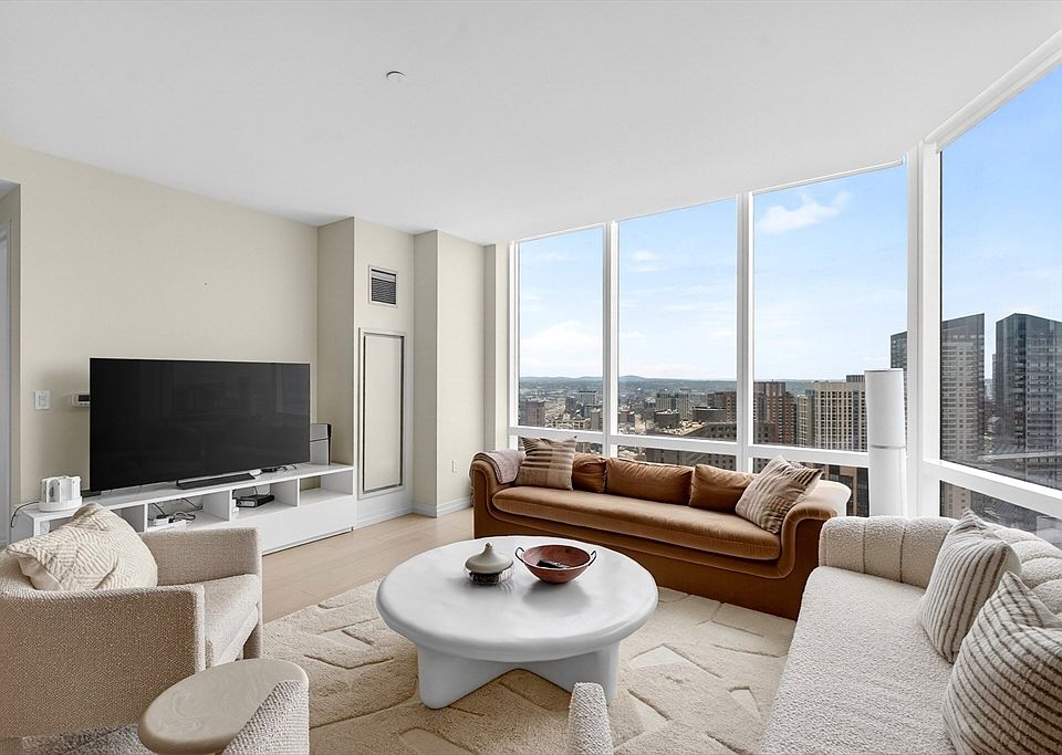 1st image of 1 Franklin St #3212