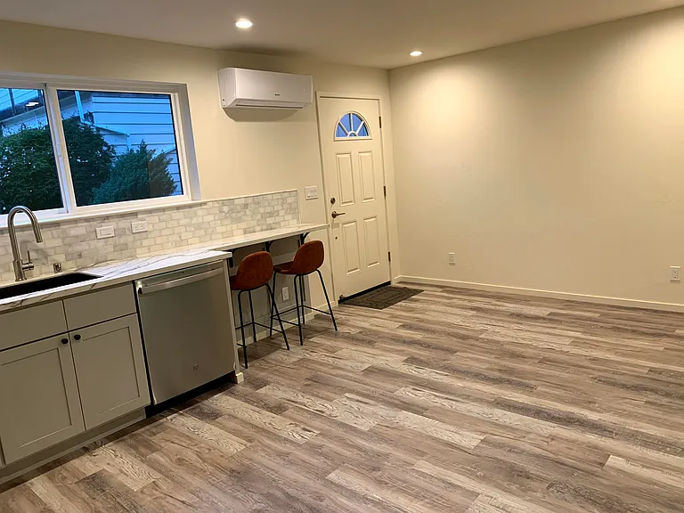 955 Irving St #B — Photo 4