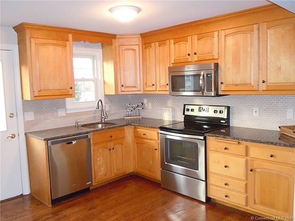 Granite counters & Stainless