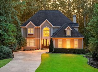 489 Emerald Lake Ln, Sugar Hill, GA 30518