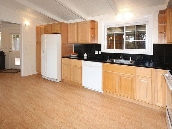 2nd image of 1155 Country Club Dr