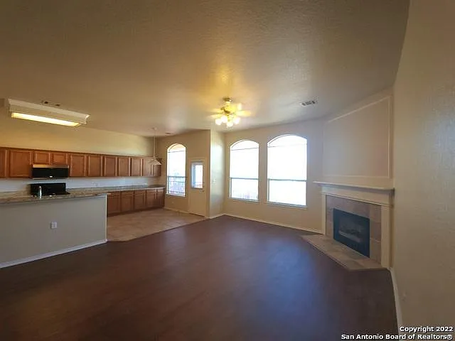 21215 Encino Ash — Photo 6