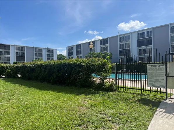 8730 N Sherman Cir APT 302, Hollywood, FL 33025