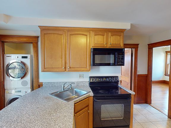 2nd image of 101 Jackson St #3