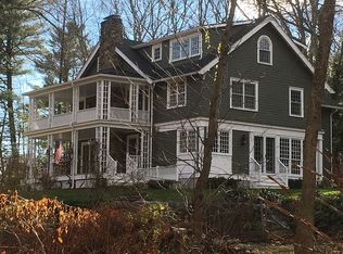 58 Huckleberry Hill Rd, New Canaan, CT 06840