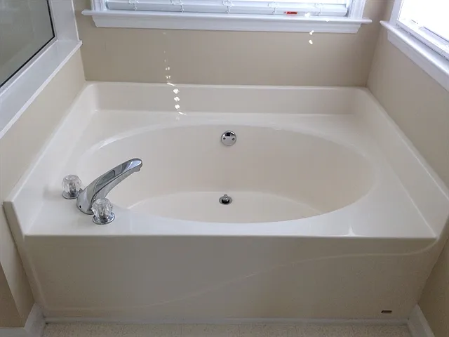 4304 Southern Oak Dr — Photo 15