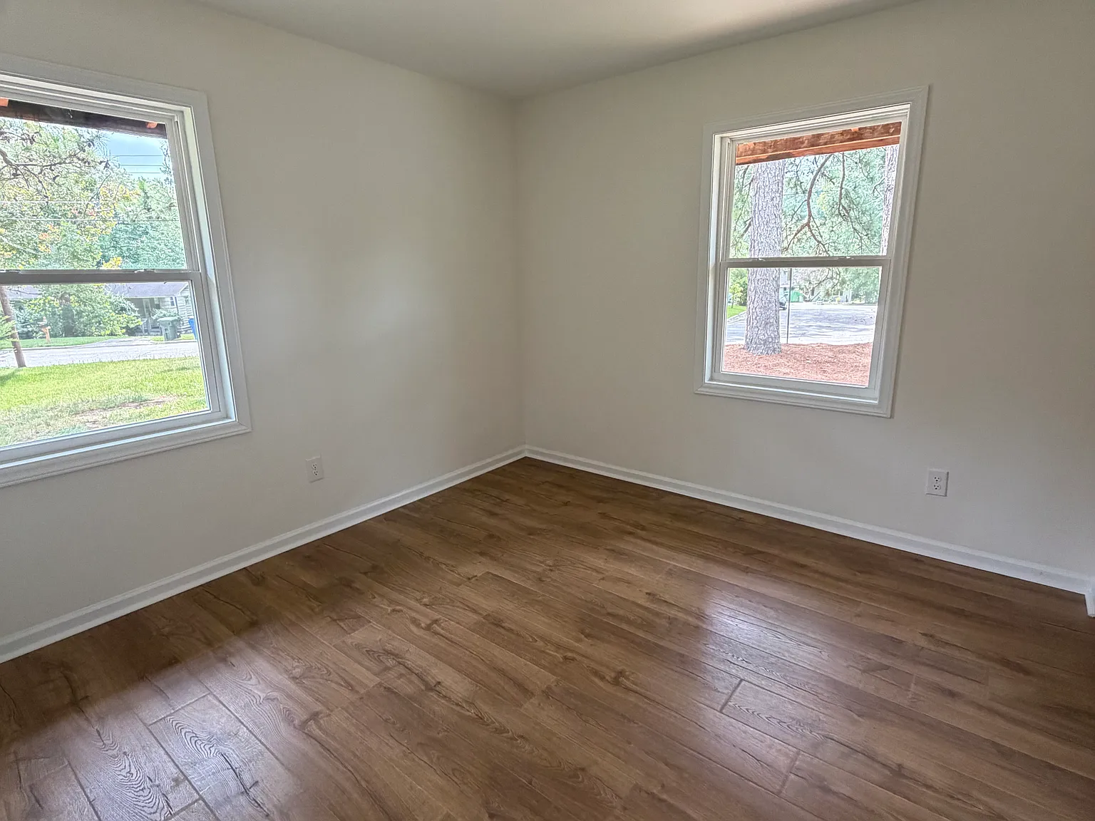 4 bed, 1353 sqft, $2,200 — Photo 4
