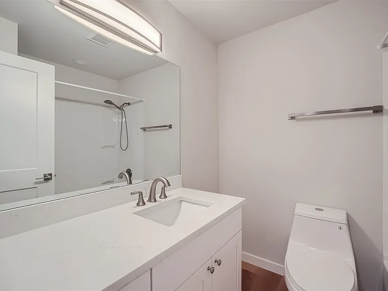 Anne Vista Apartments — Photo 20