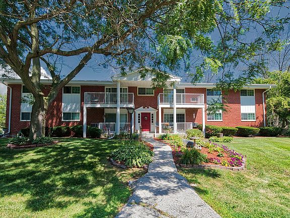 2nd image of 210 Williamsburg Dr #7