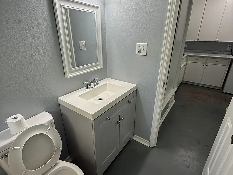210 E Parkway Dr #A-D — Photo 8