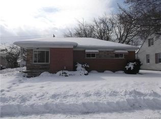 22110 Stephens St, Saint Clair Shores, MI 48080