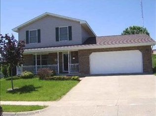 1899 Hummingbird Dr, Dubuque, IA 52002