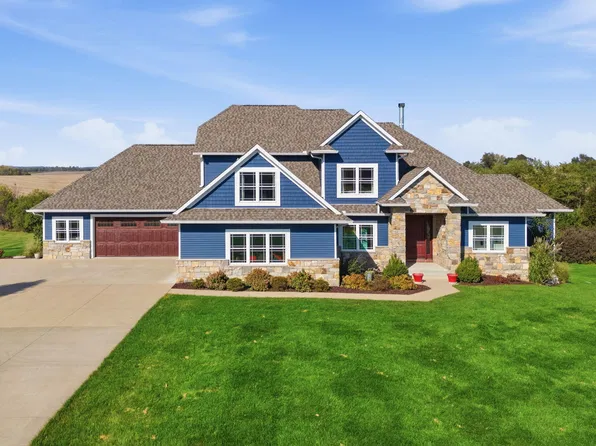 1645 Maple Blvd, Wilton, IA 52778