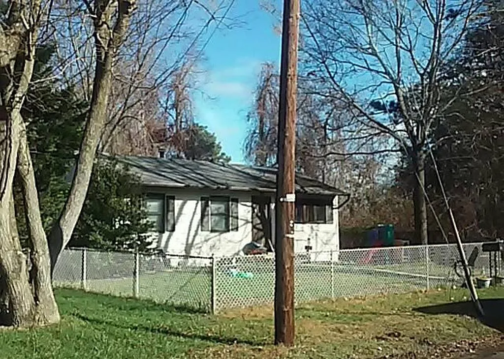 11 Drexel Dr photo 1