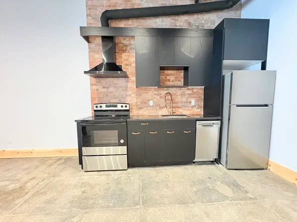 251 18th Street image 2 of 10