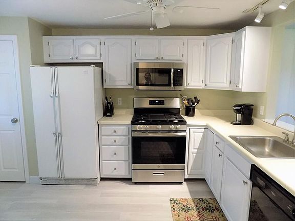2nd image of 4 Spruce Tree Ln Unit 40