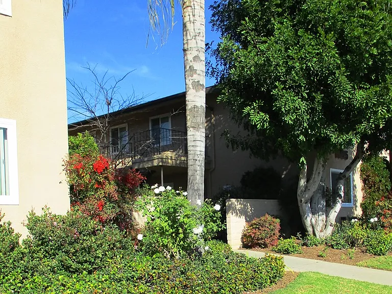 1181 E Hollyvale St — Photo 9