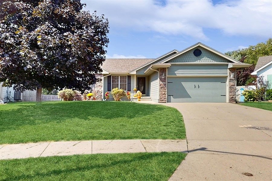 1822 Country Cove Ln, Altoona, IA 50009 Zillow