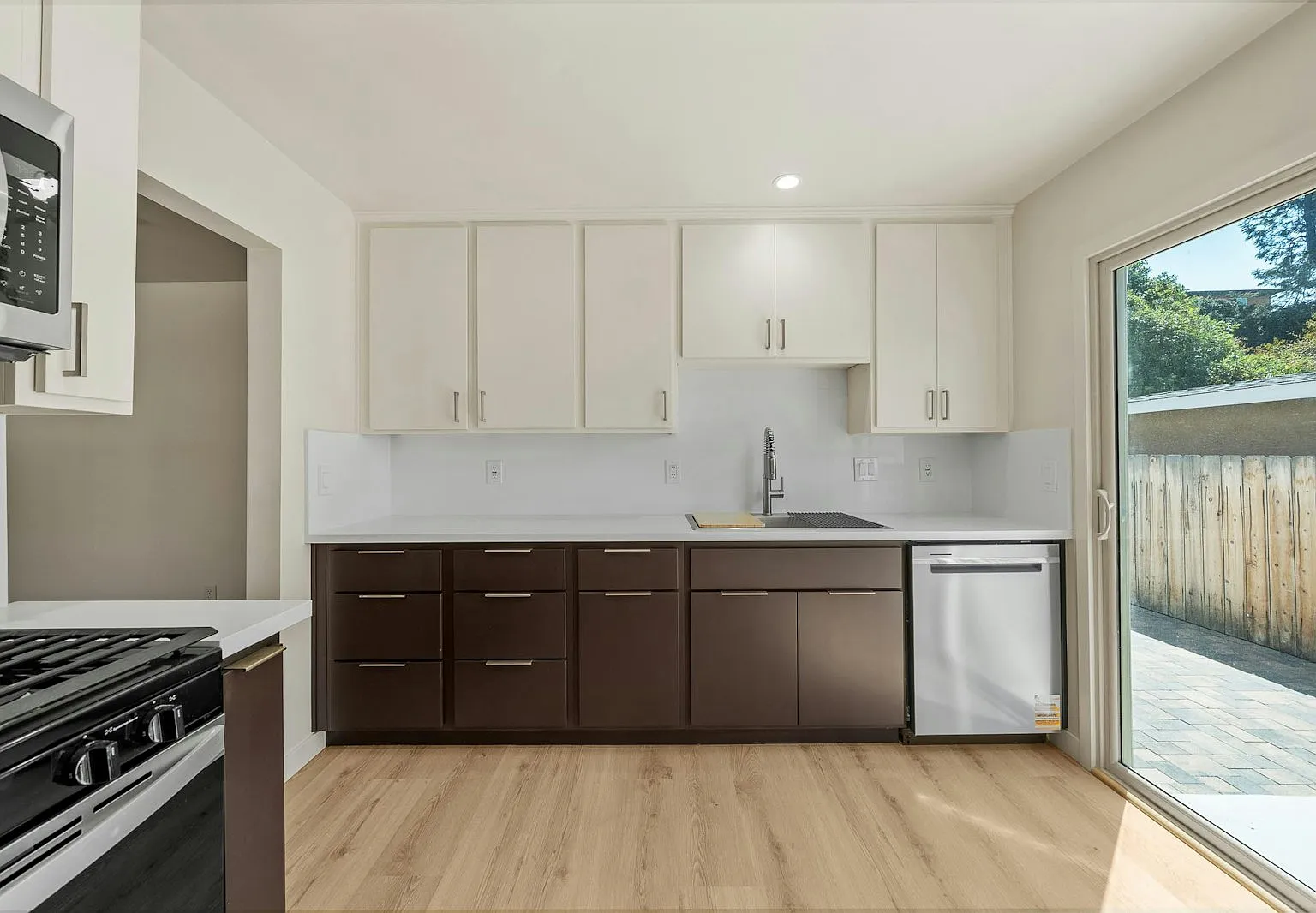 6165 Severin Drive, Unit 6165 — Photo 2