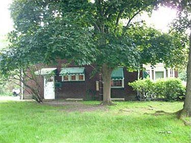 3rd image of 464 Glacierview Dr
