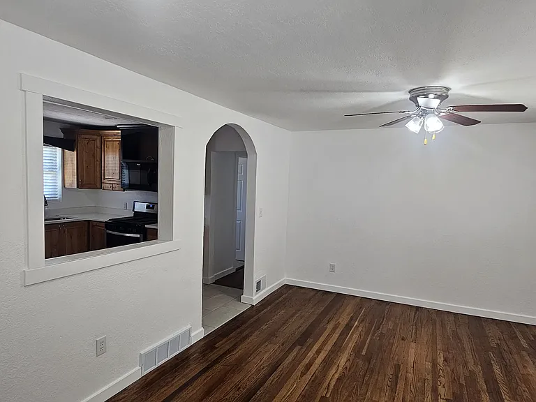 150 E 1100 N — Photo 9