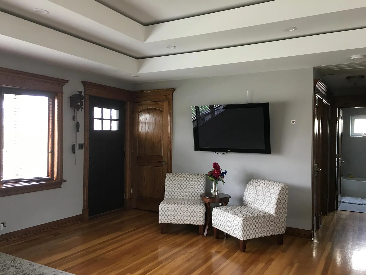 4 bed, 2600 sqft, $3,950 — Photo 3