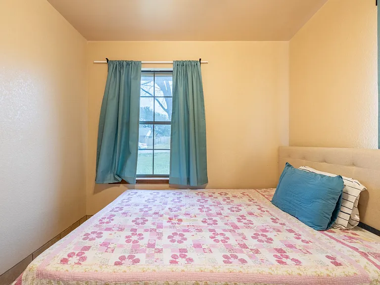 2202 Oxford Blvd — Photo 27