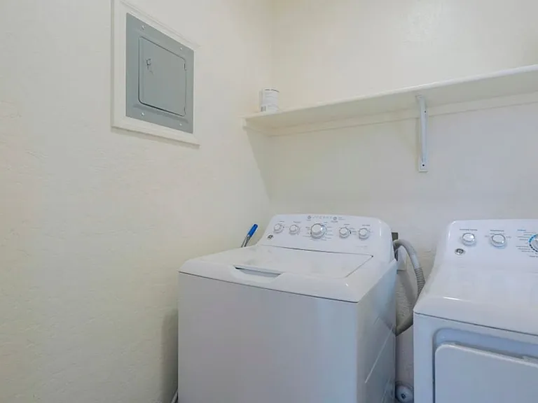 370 W Pima Ave — Photo 10
