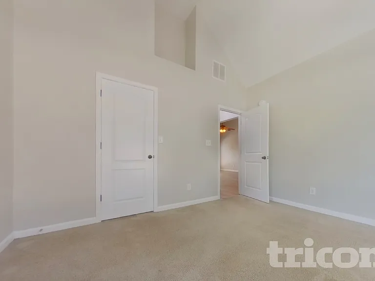 104 Logan Creek Ct — Photo 9