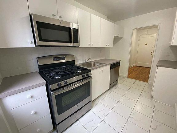 4th image of 135-05 Hoover Ave #3G