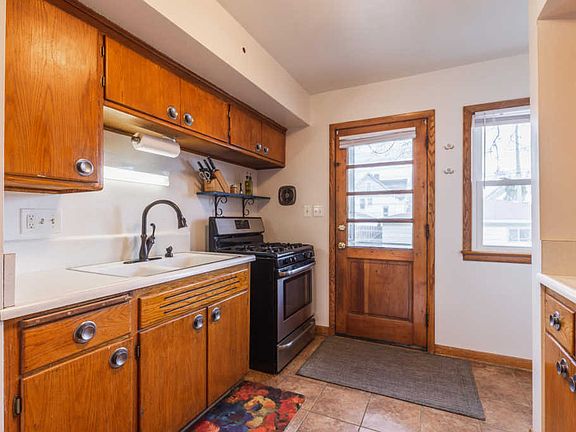 5th image of 240 S 76th St #242