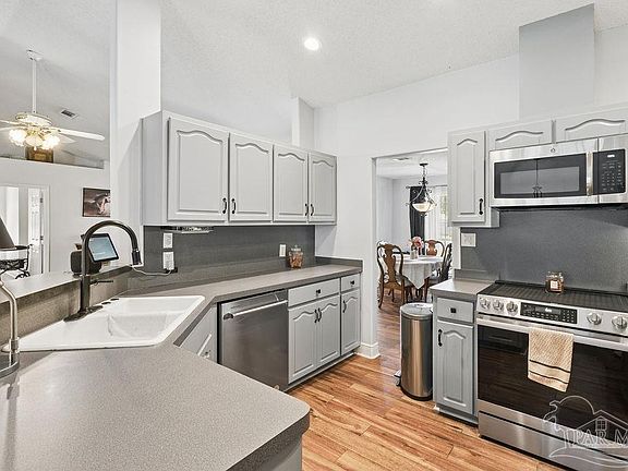 2nd image of 2406 Jewell Lee Ln