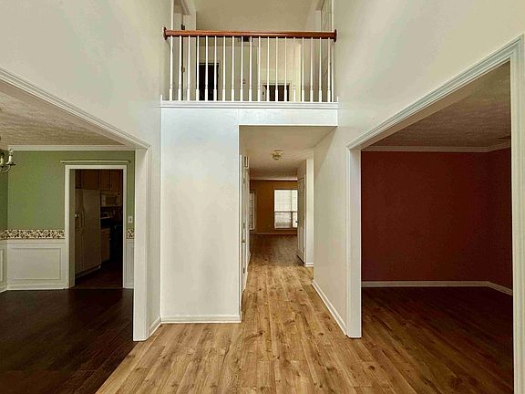 2nd image of 661 Simon Park Cir