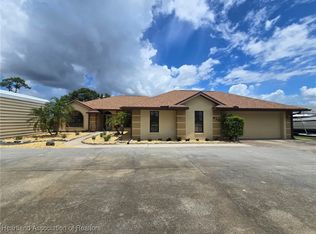 632 Memorial Dr, Sebring, FL 33870