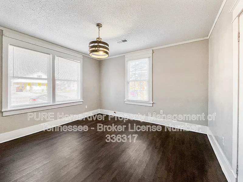 3 bed, 1.0 bath, 1479 sqft, $1,295 — Photo 2