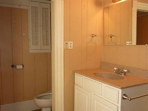 5th image of 1011 Park St SW