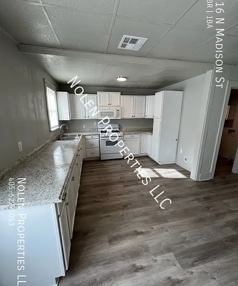 516 N Madison St — Photo 4