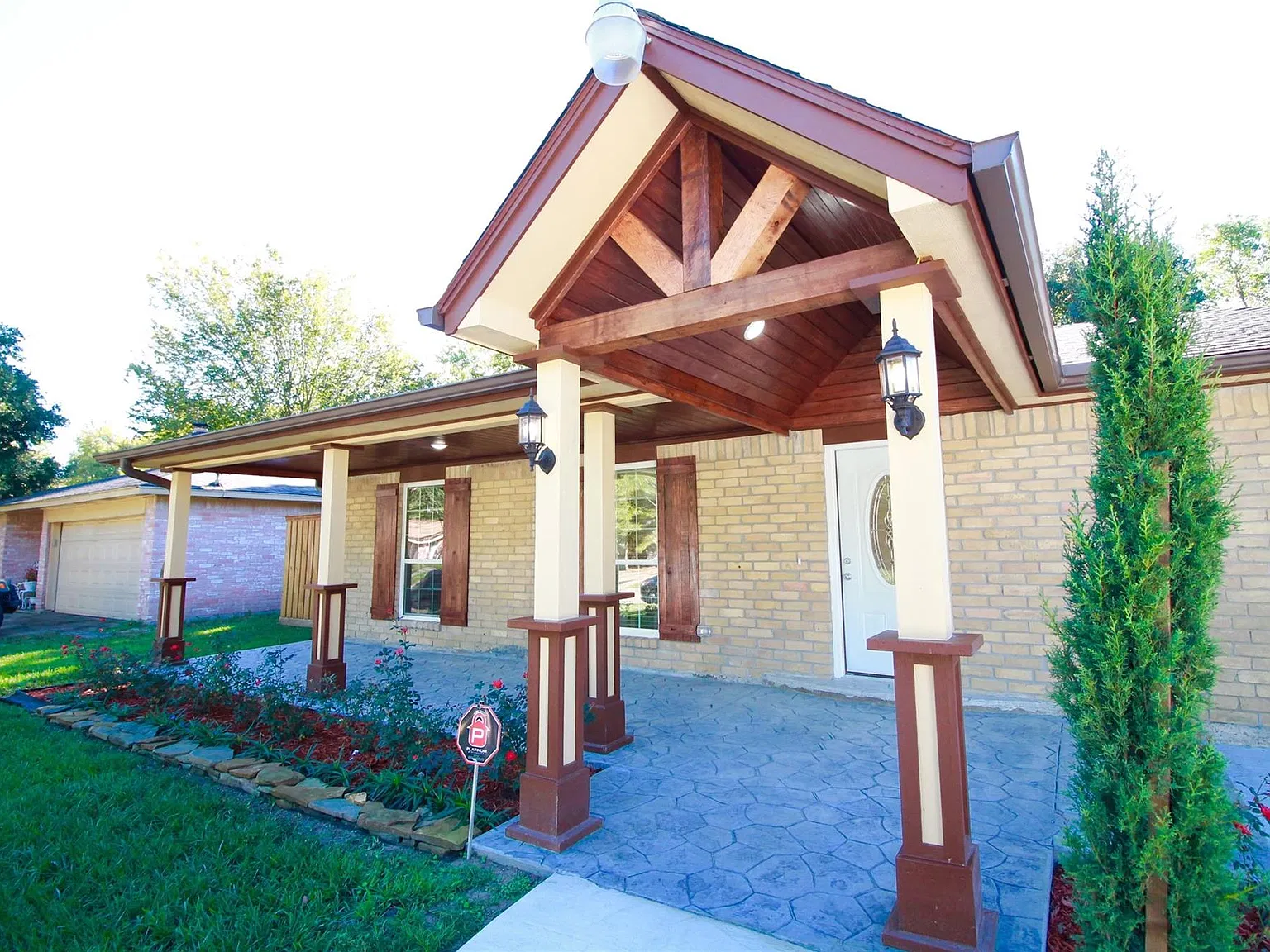 3 bed, 2.0 bath, 1257 sqft, $1,800 — Photo 3