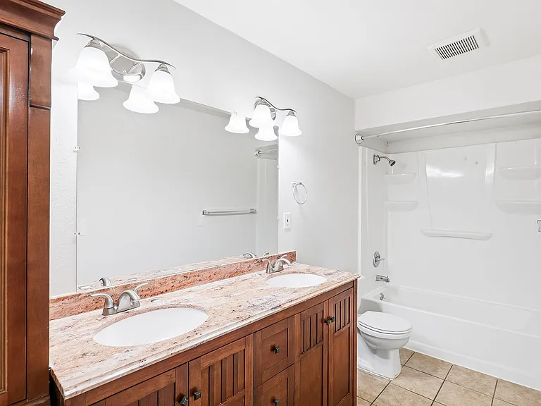 Timber Ridge Apartments — Photo 9